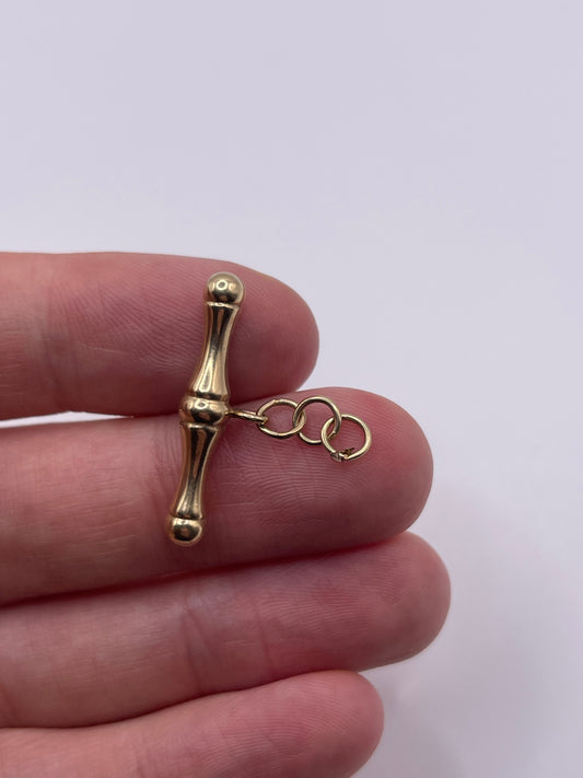 9ct gold t bar pendant