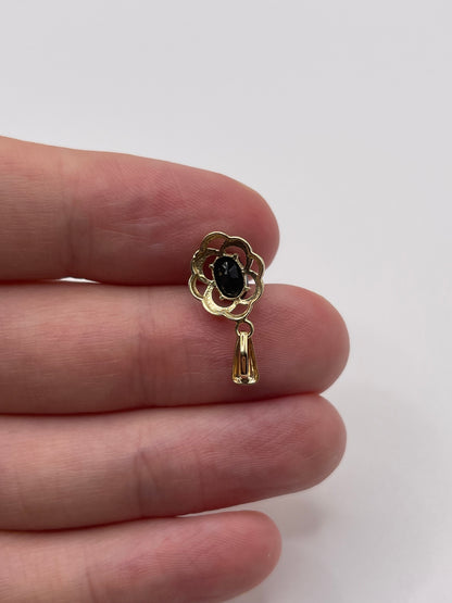 9ct gold sapphire pendant