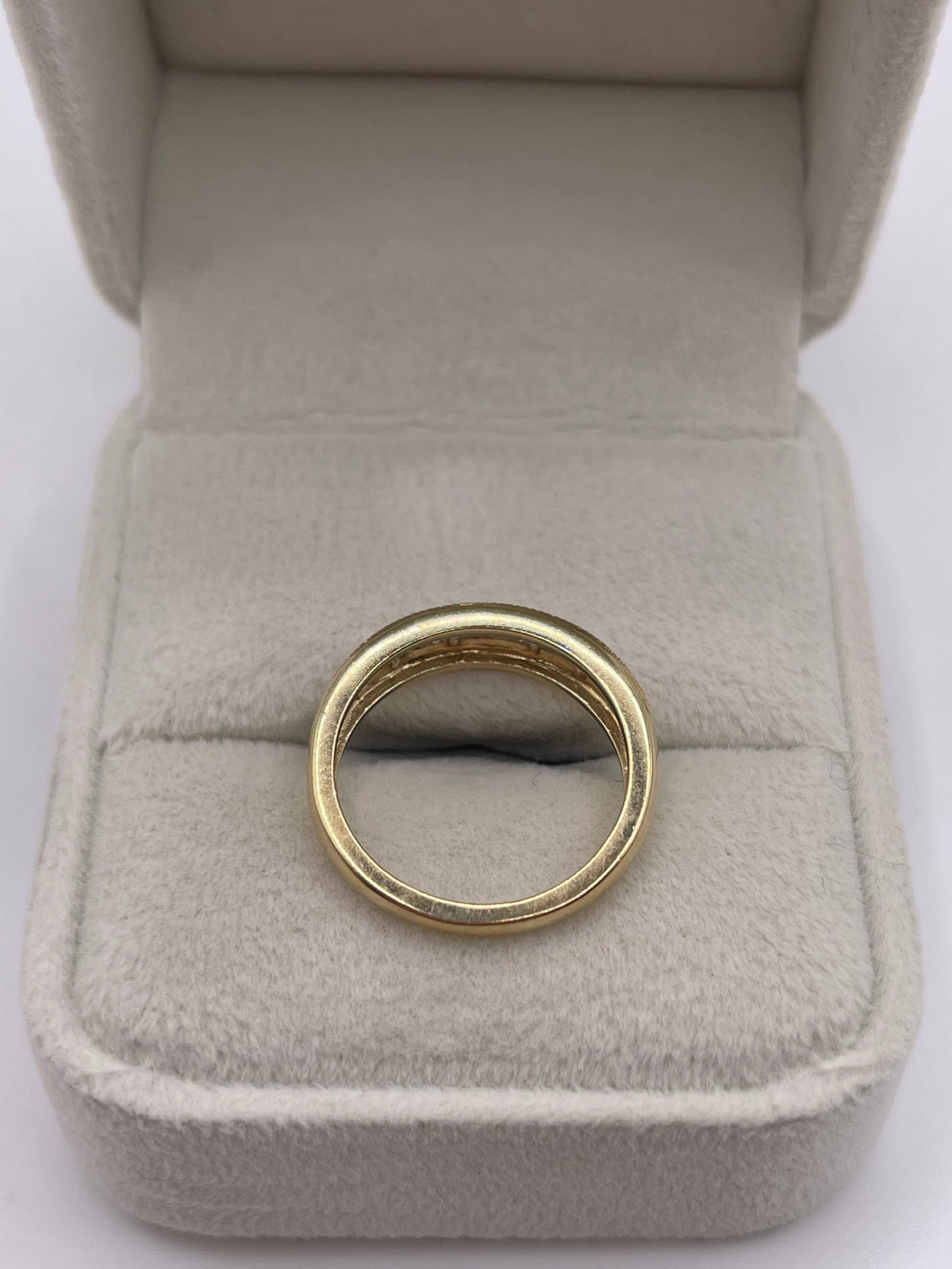 9ct gold diamond ring