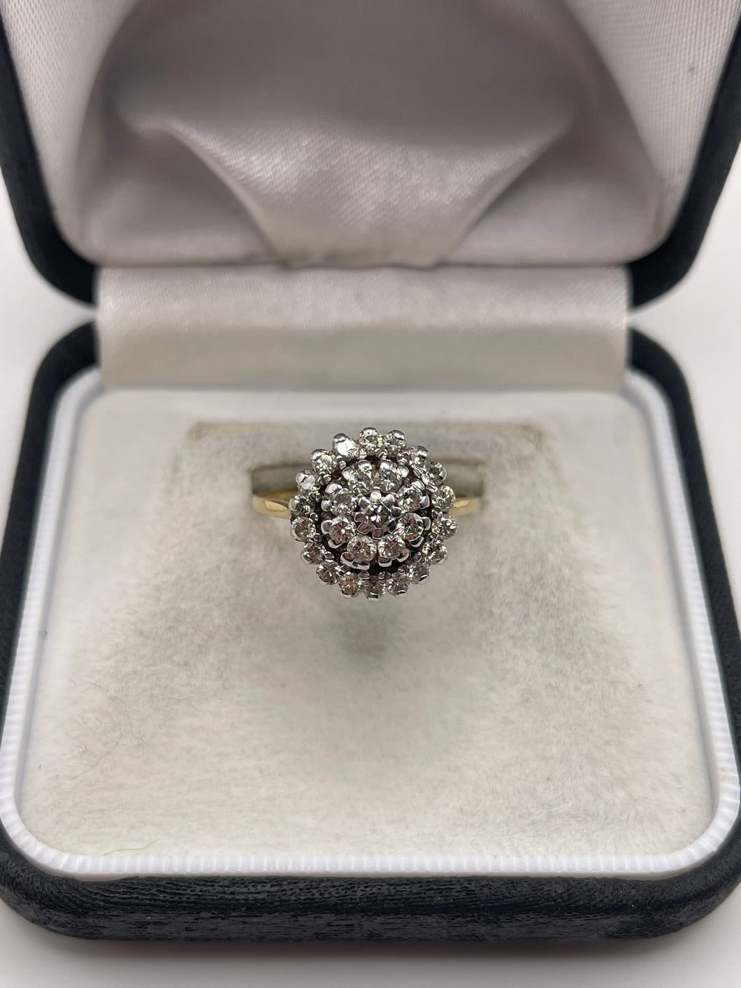 18ct gold diamond cluster ring