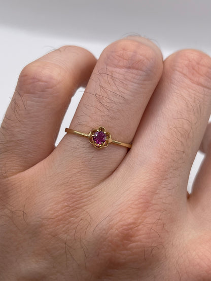 9ct gold ruby ring