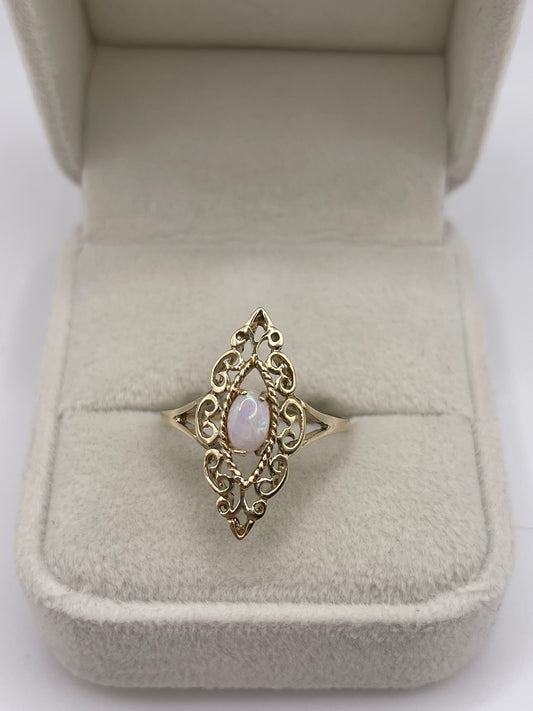 9ct gold opal ring