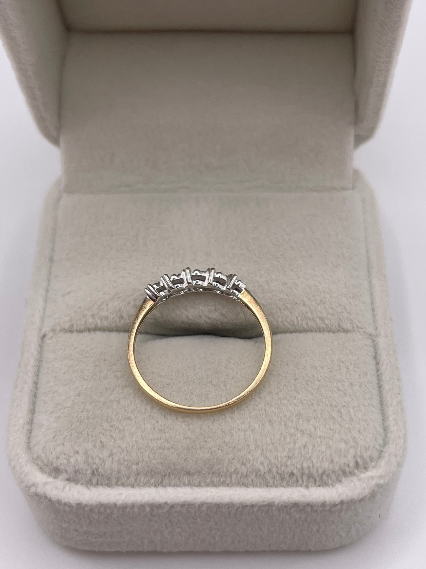9ct gold diamond ring