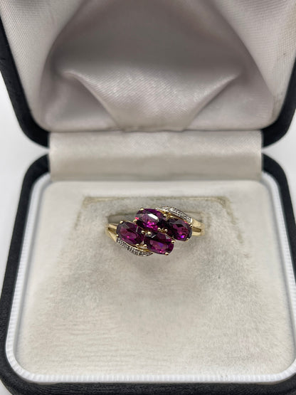 9ct gold garnet and diamond ring