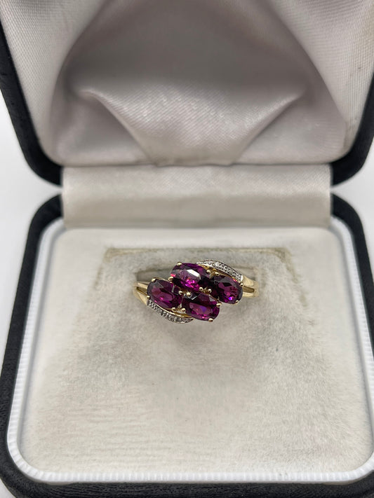 9ct gold garnet and diamond ring