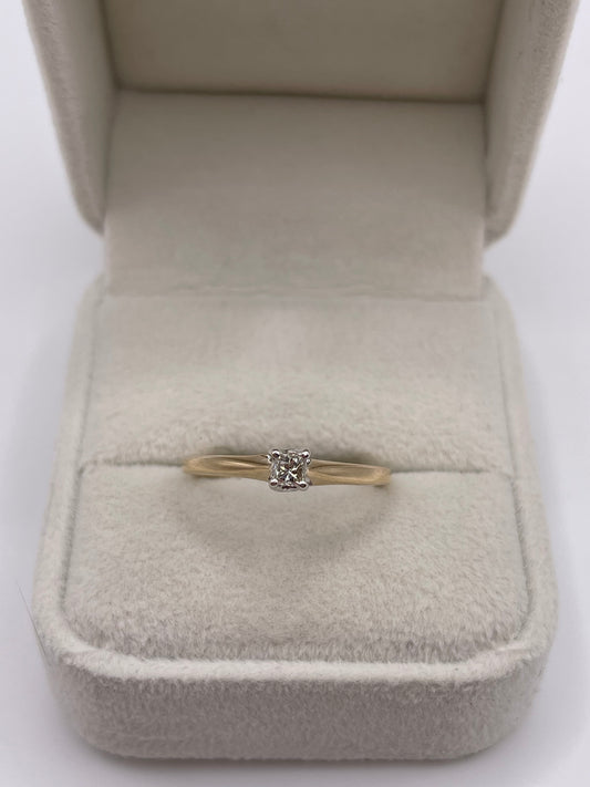9ct gold diamond ring
