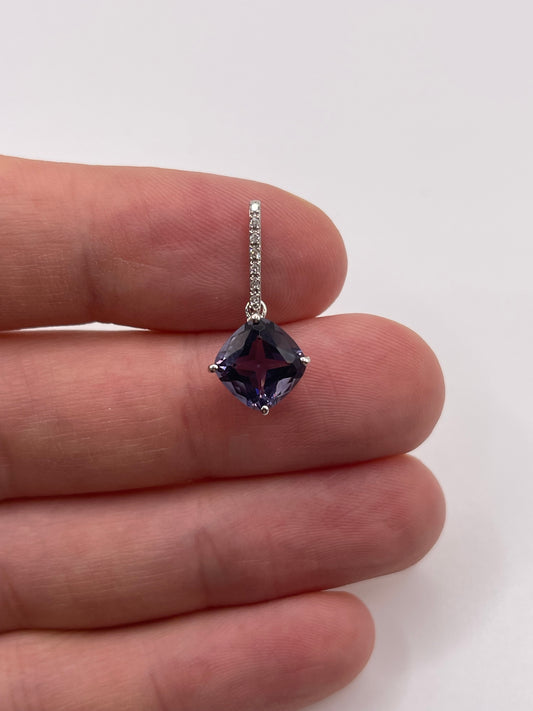 9ct white gold blueberry quartz and diamond pendant