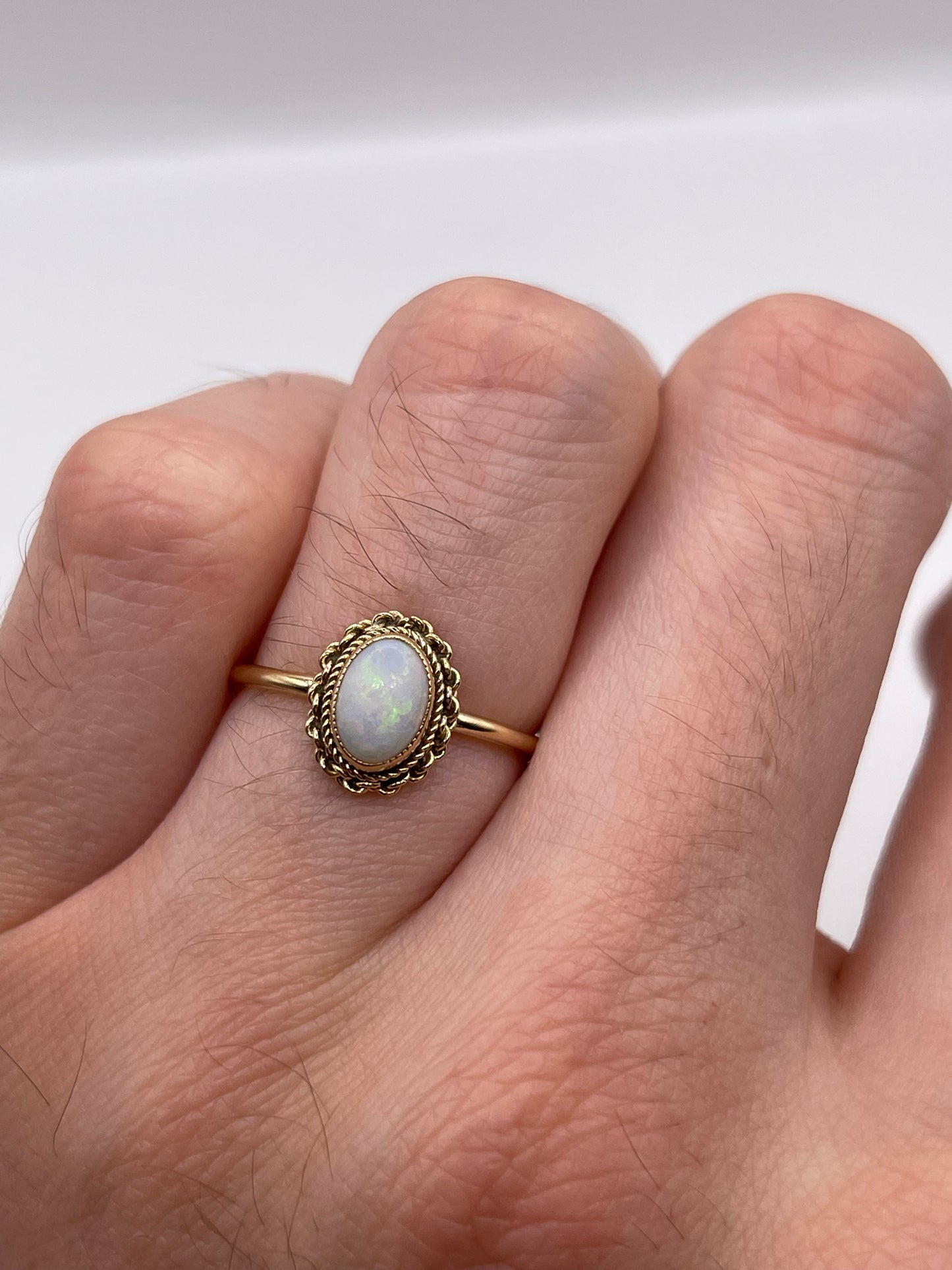 9ct gold opal ring