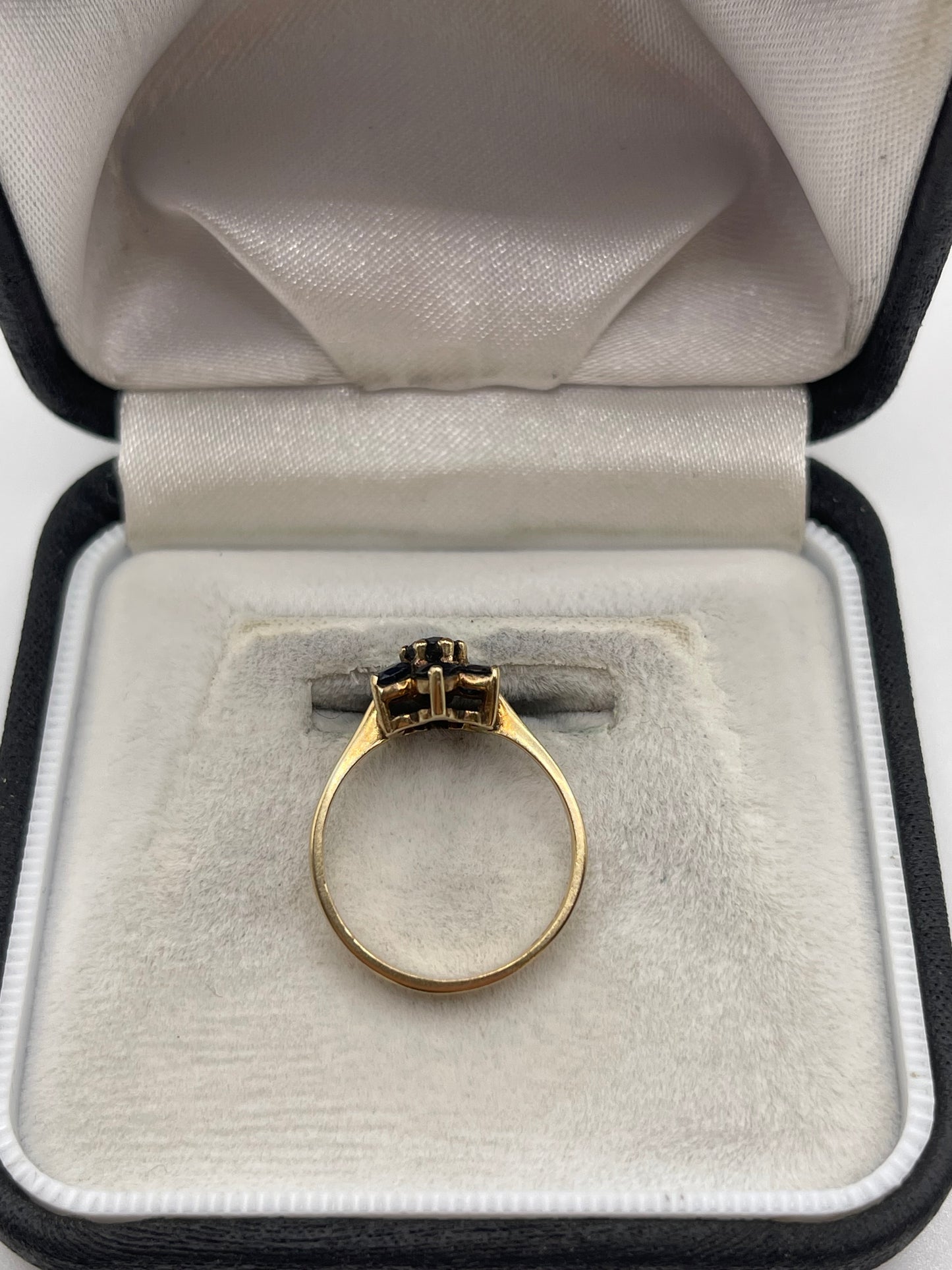 9ct gold sapphire cluster ring
