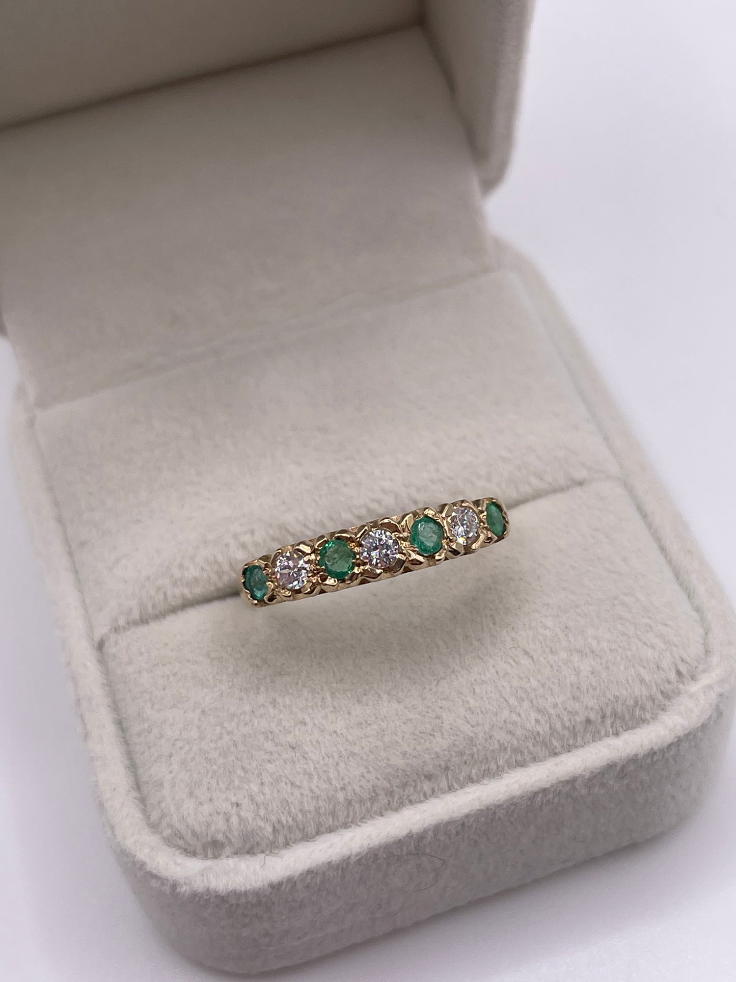 9ct gold emerald and cz ring