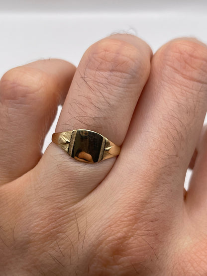 9ct gold signet ring