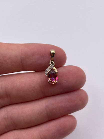 9ct gold topaz and diamond pendant