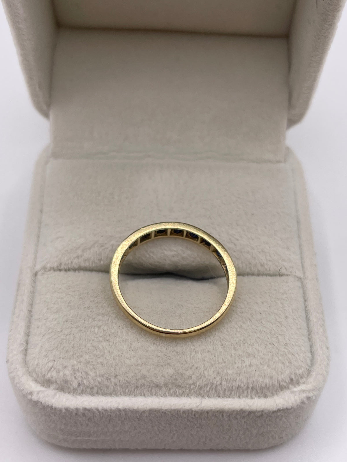 9ct gold sapphire ring