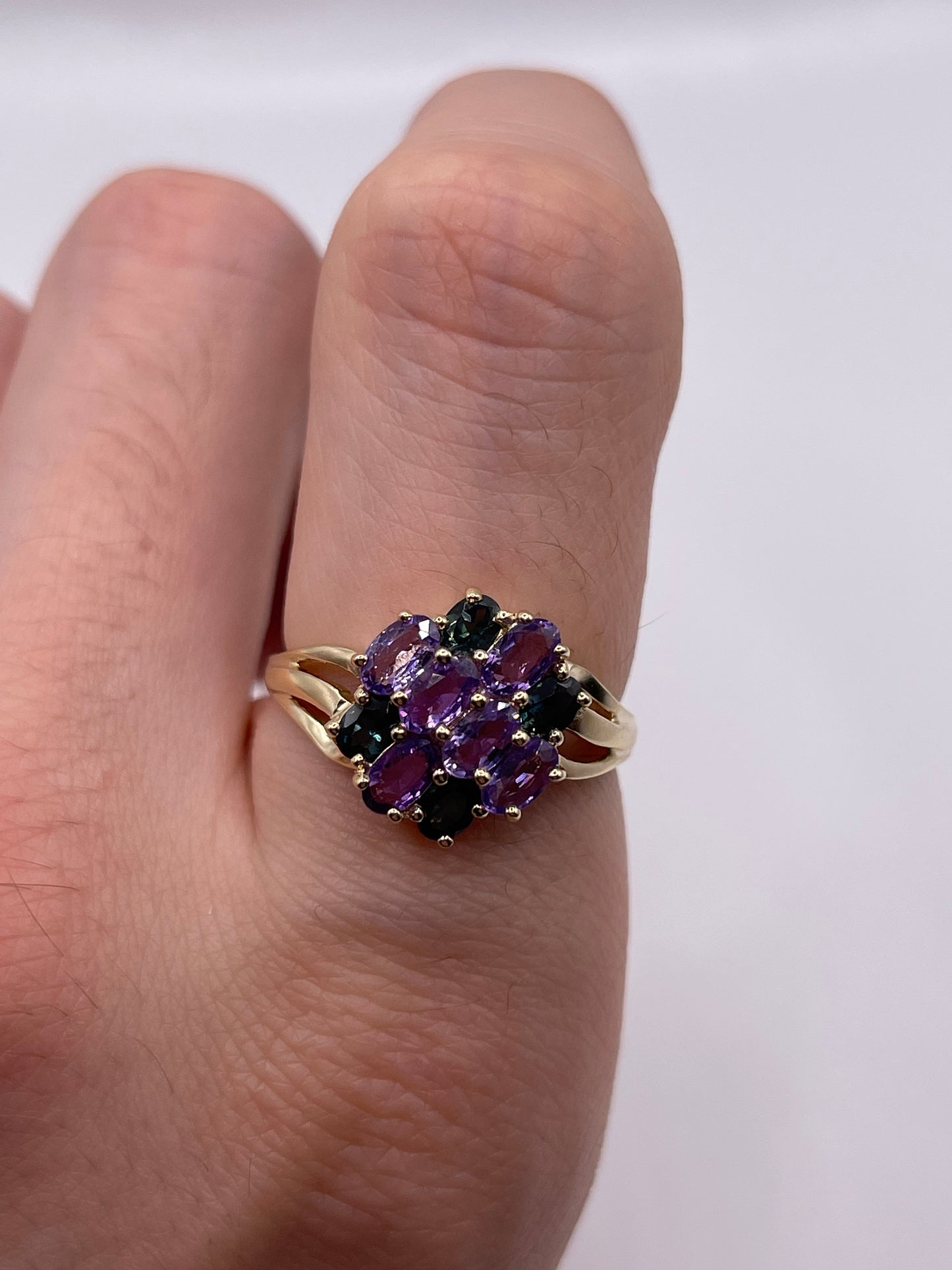 9ct gold sapphire cluster ring