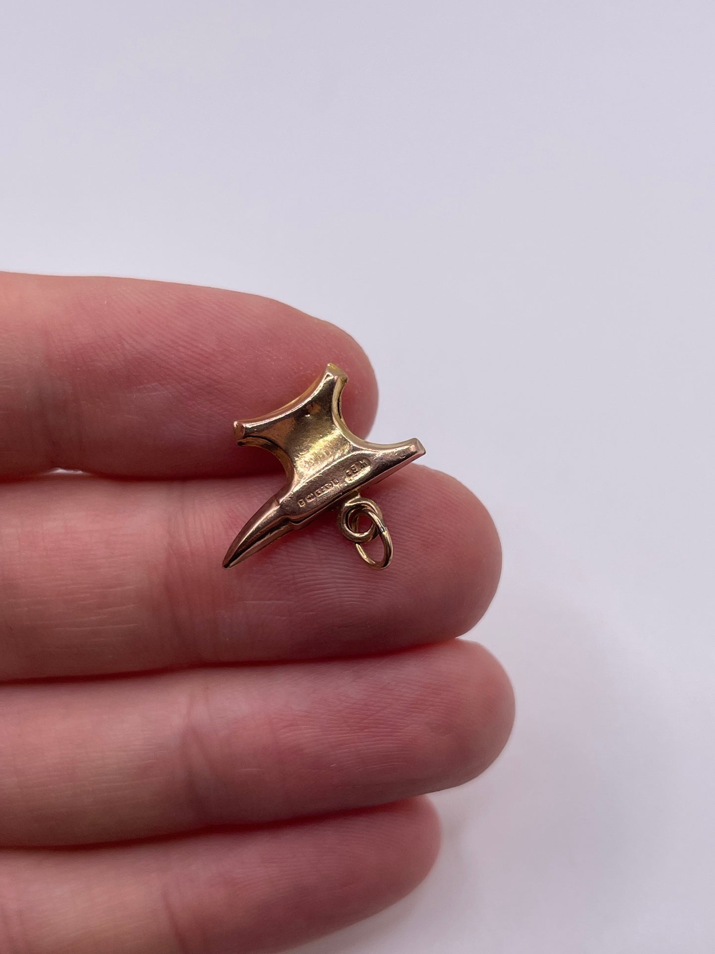 9ct gold Gretna green anvil charm