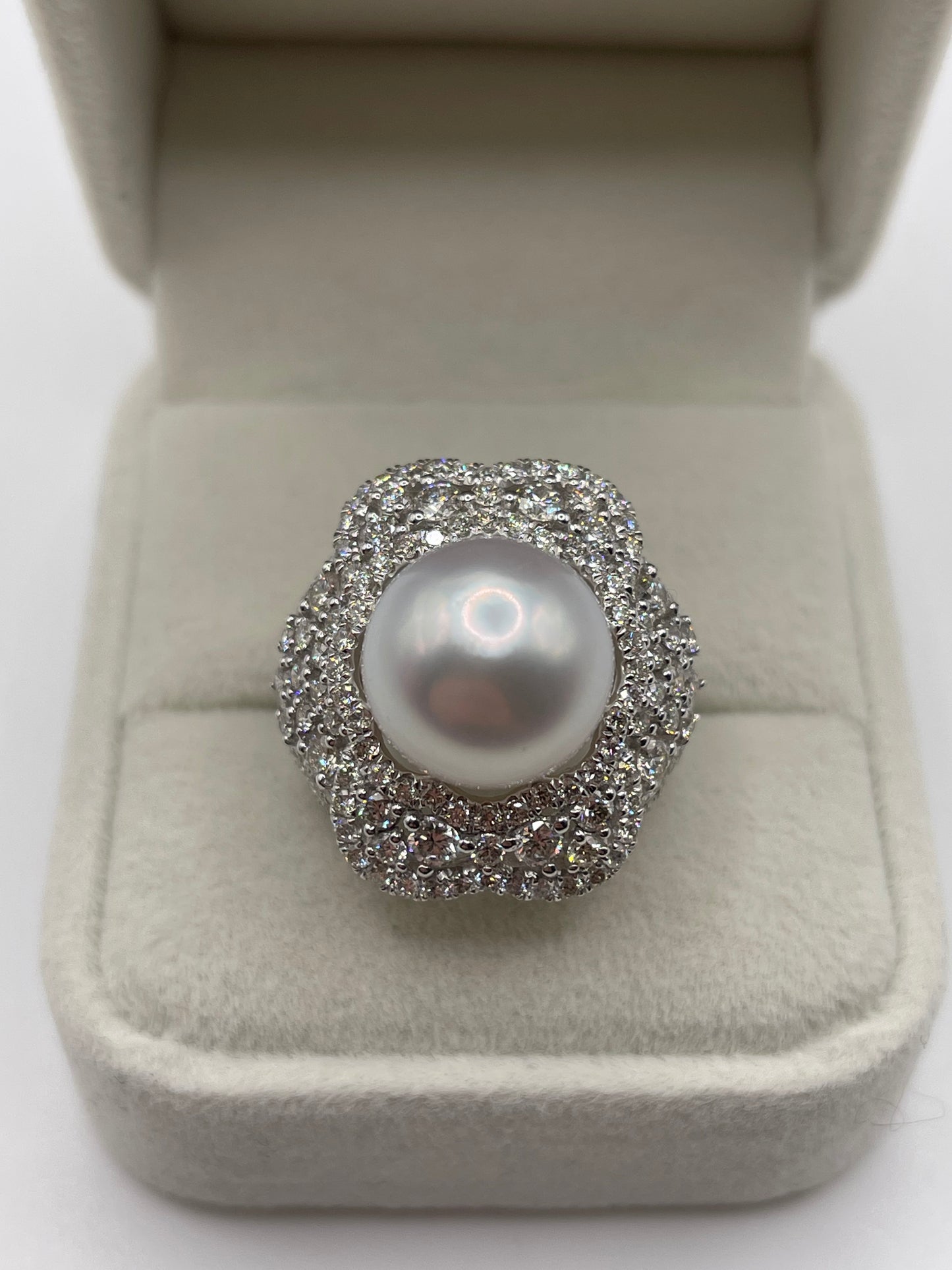 18ct white gold pearl and 2.75ct diamond ring