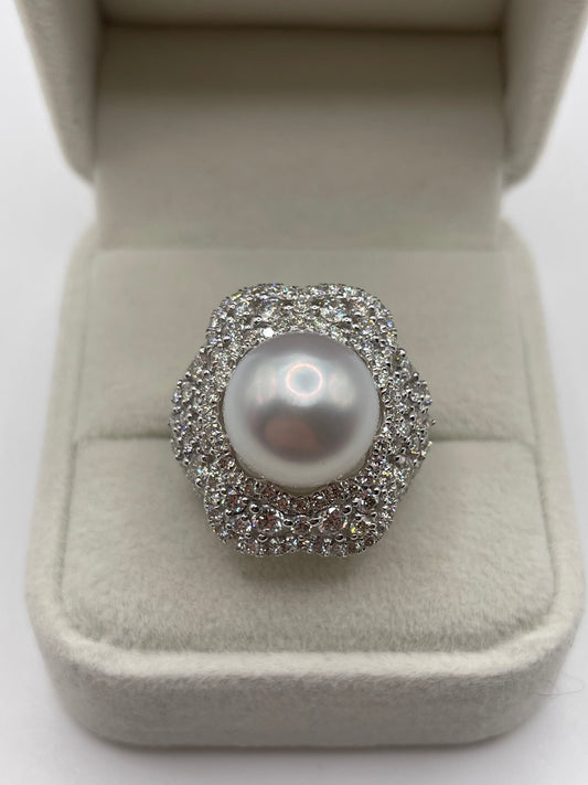 18ct white gold pearl and 2.75ct diamond ring