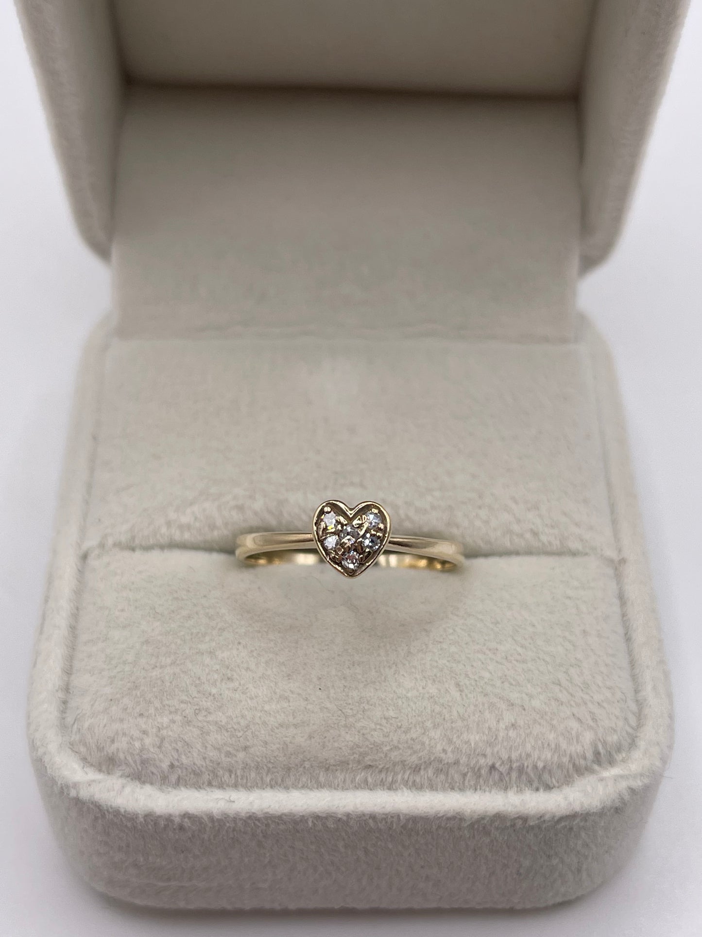 9ct gold diamond heart ring