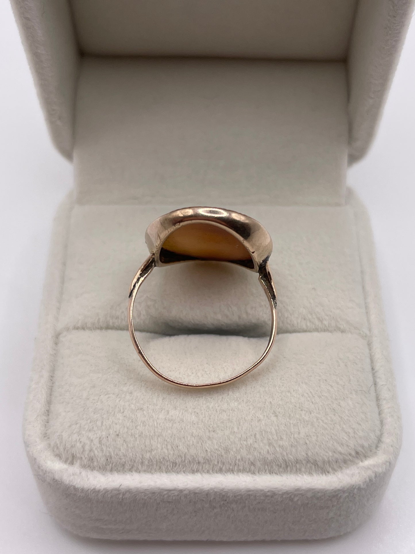 Antique 9ct rose gold cameo ring