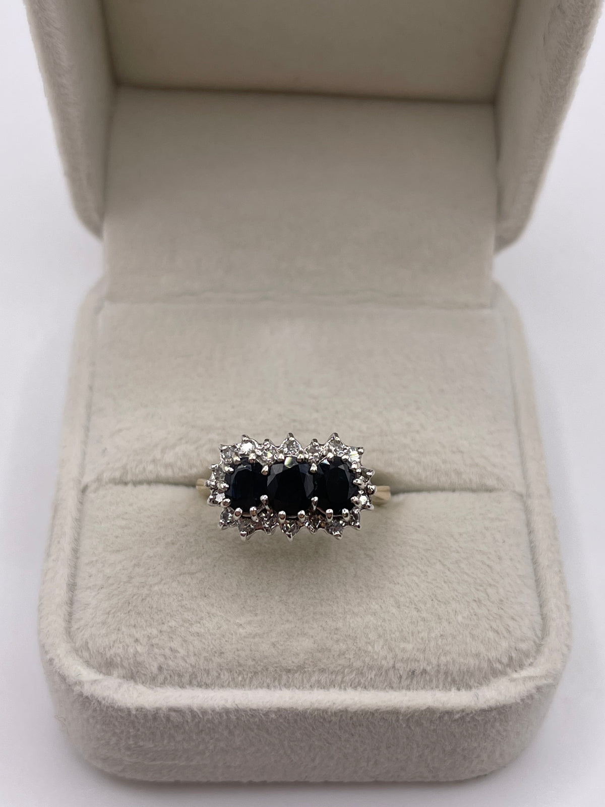 9ct gold sapphire and diamond ring