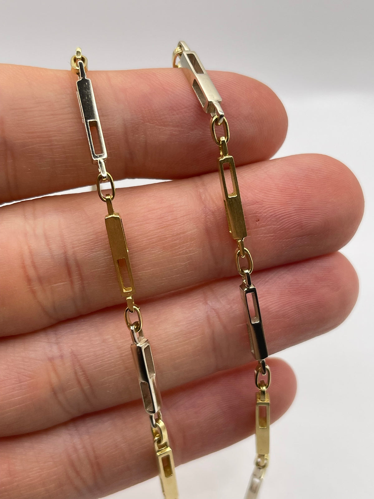 18ct two tone gold chain 544