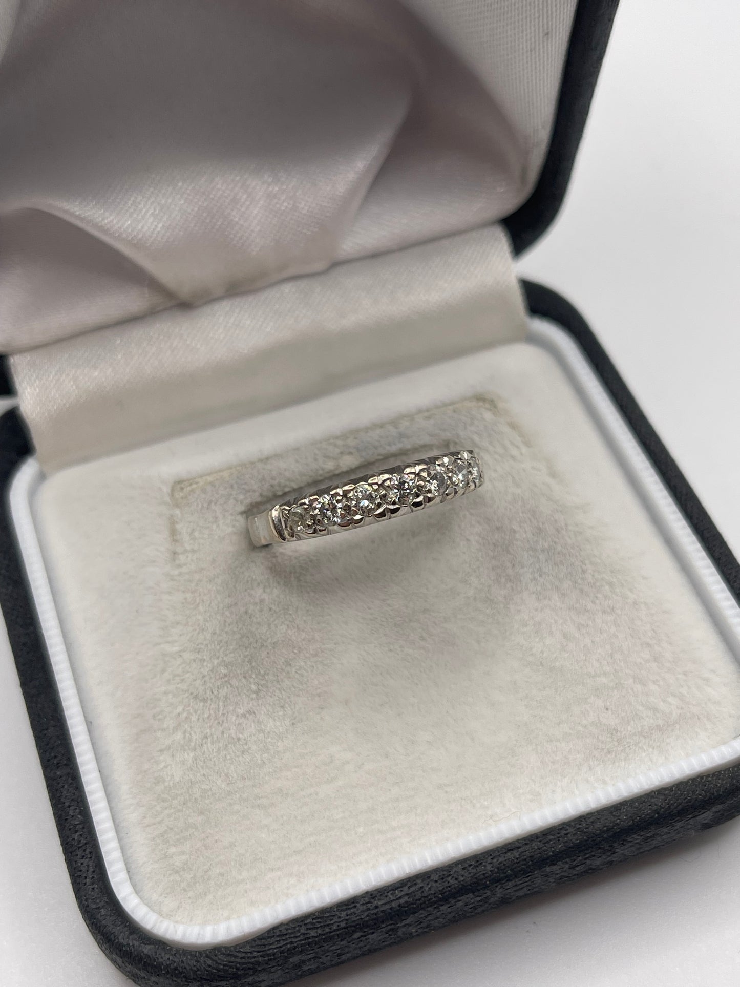 18ct white gold diamond ring