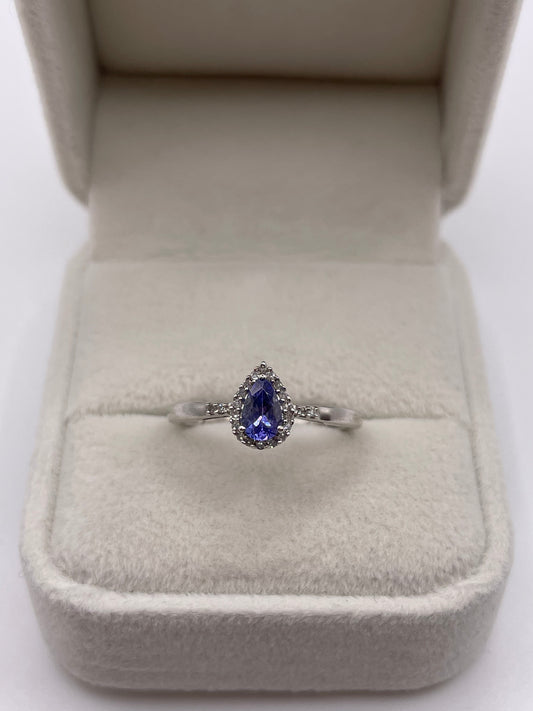 9ct white gold tanzanite and diamond ring