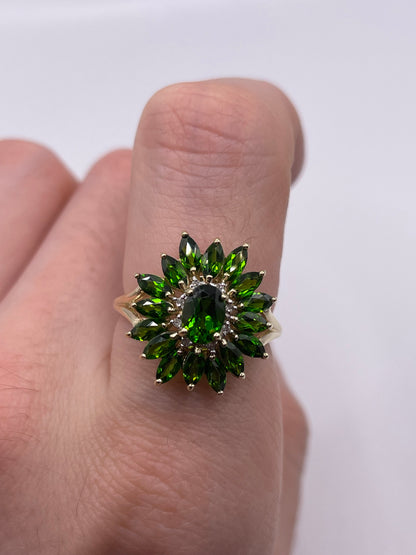 9ct gold diopside and diamond cluster ring