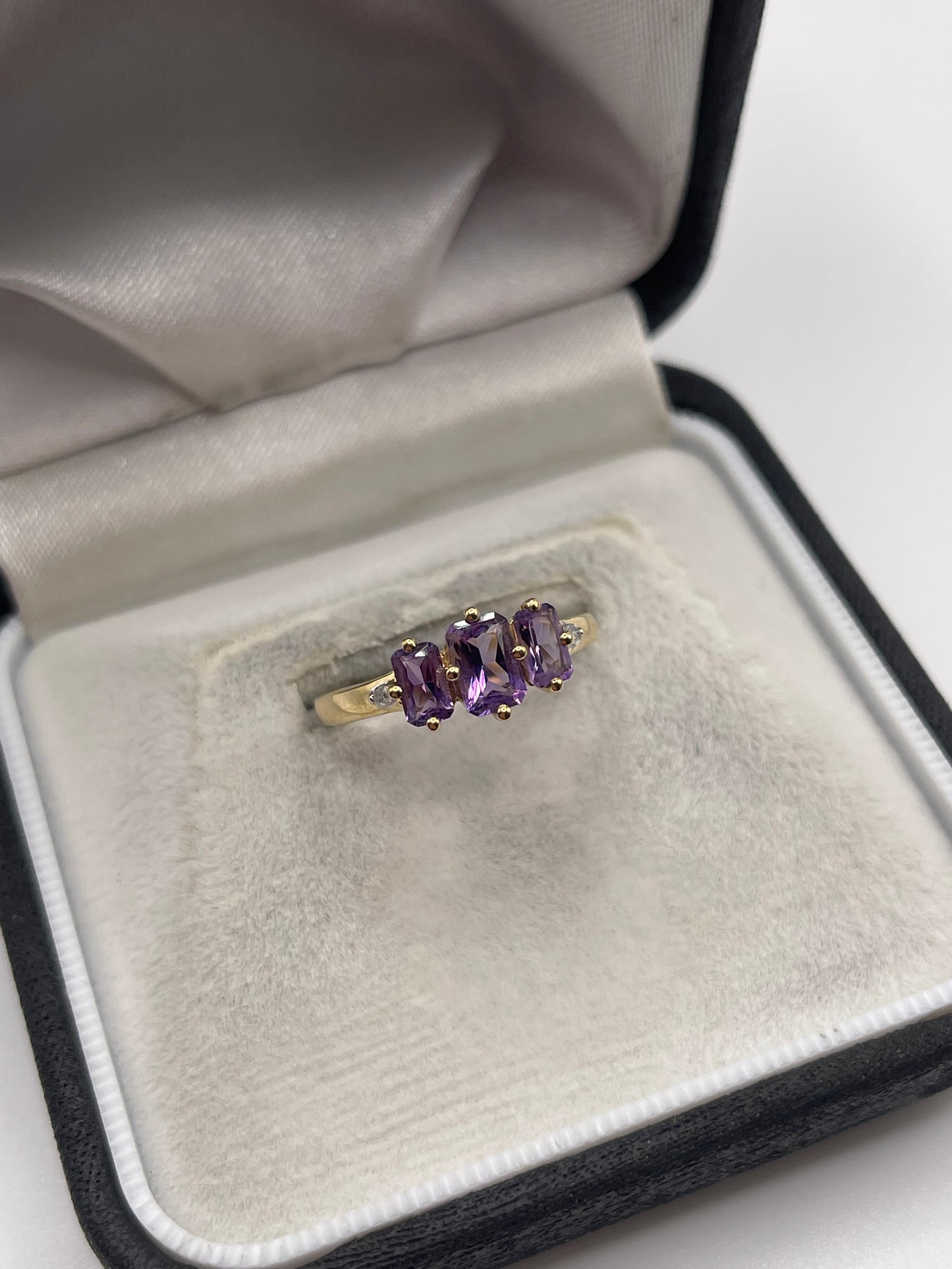 9ct gold amethyst and diamond ring