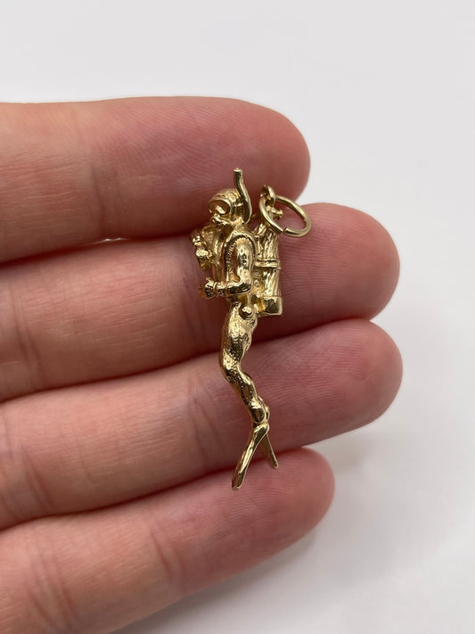 9ct gold scuba diver charm