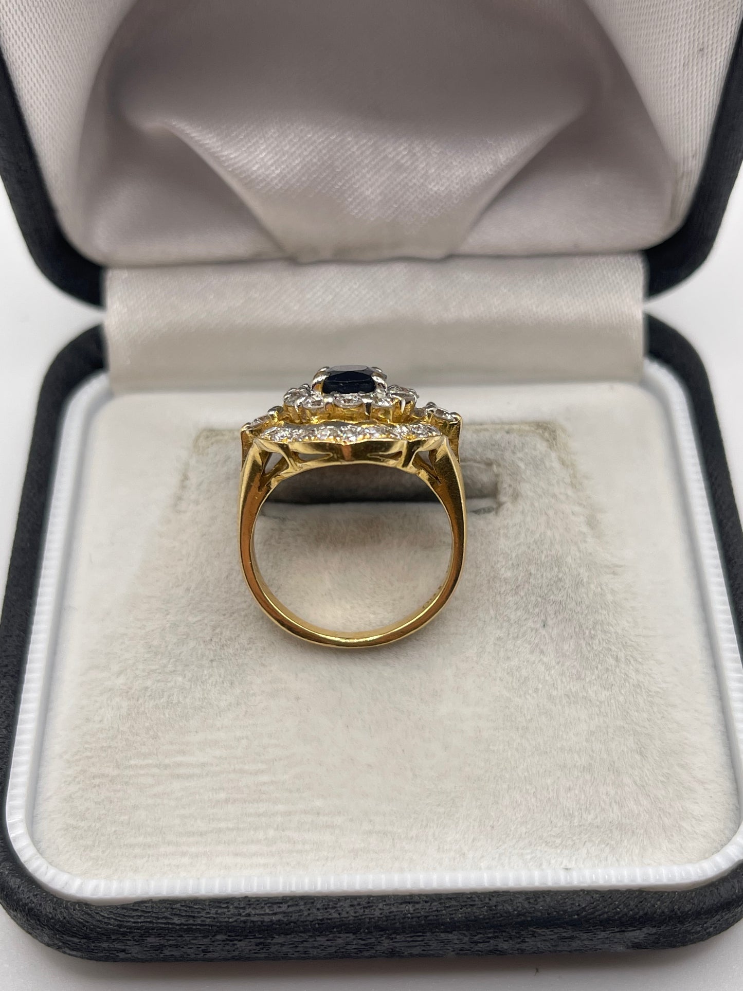 20ct gold sapphire and diamond ring