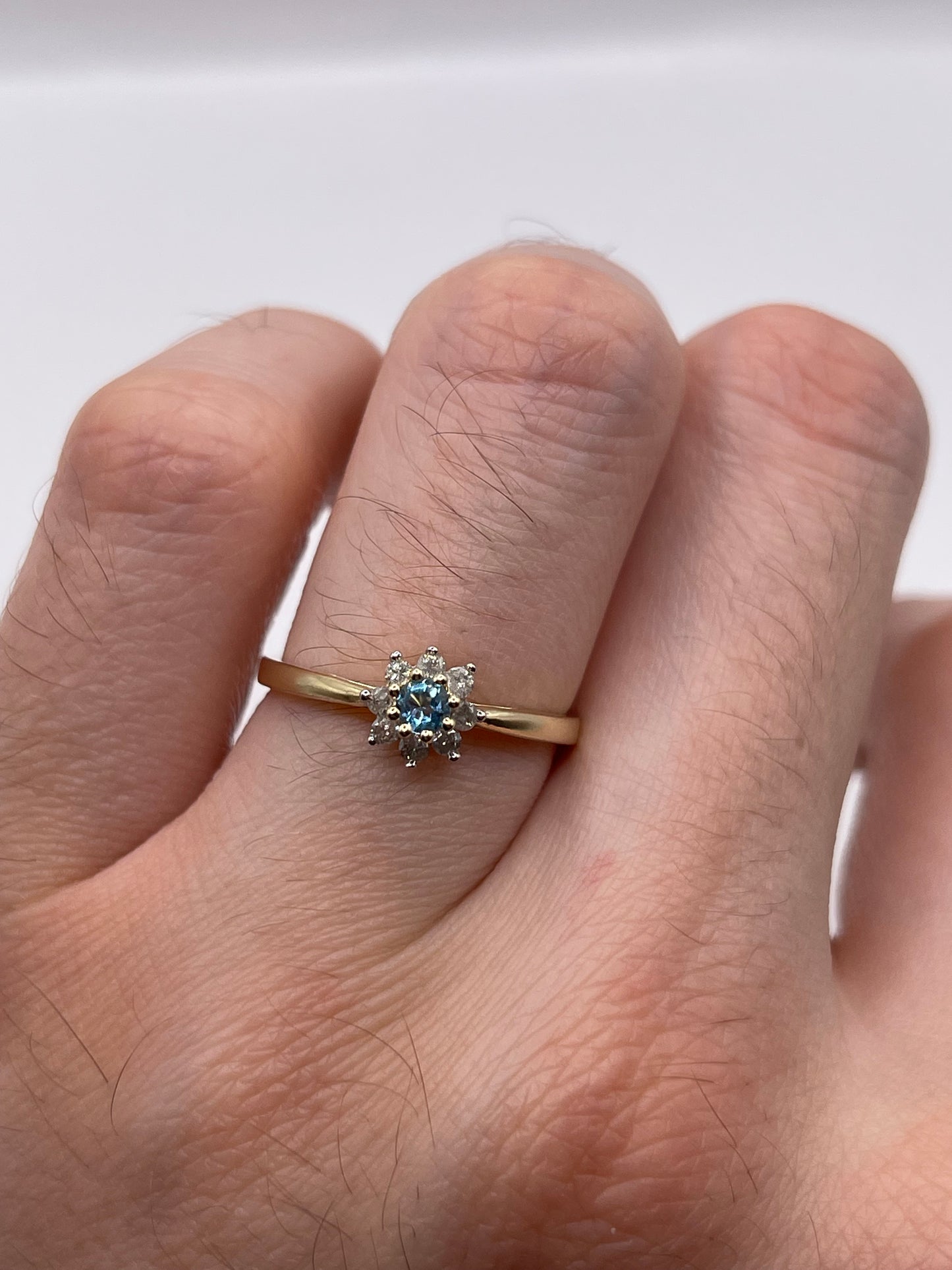 9ct gold topaz and diamond ring