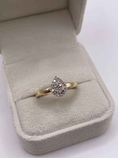 9ct gold diamond cluster ring