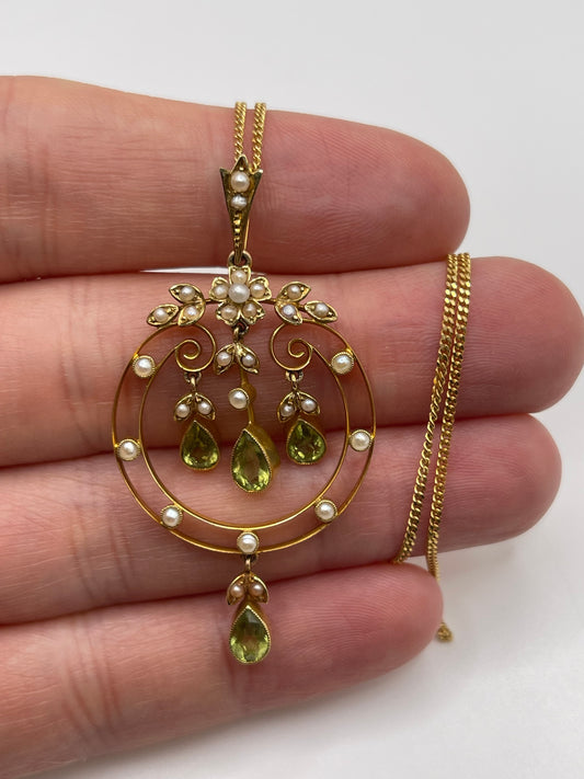Antique 15ct gold peridot and pearl necklace