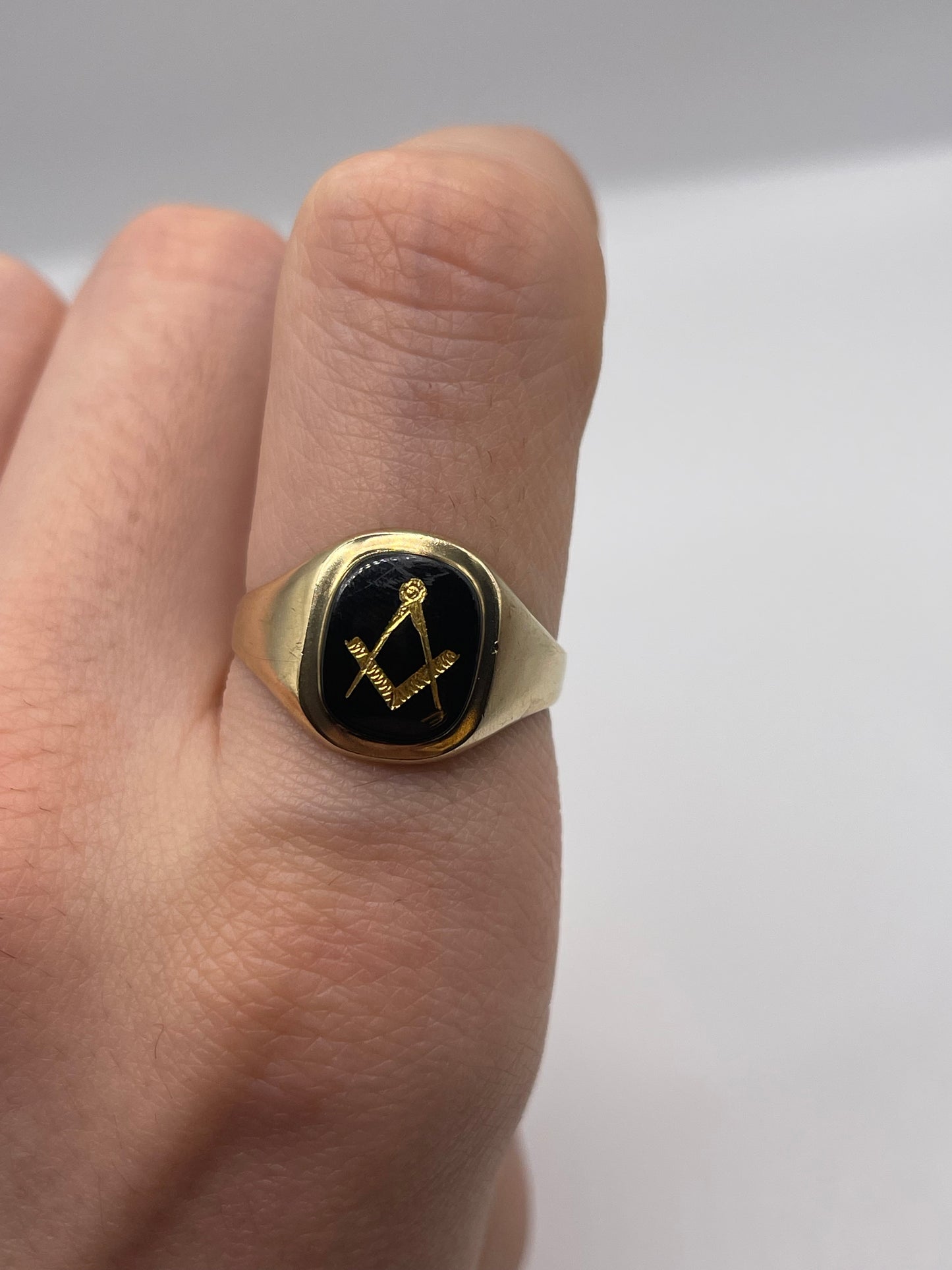 9ct gold Masonic signet ring