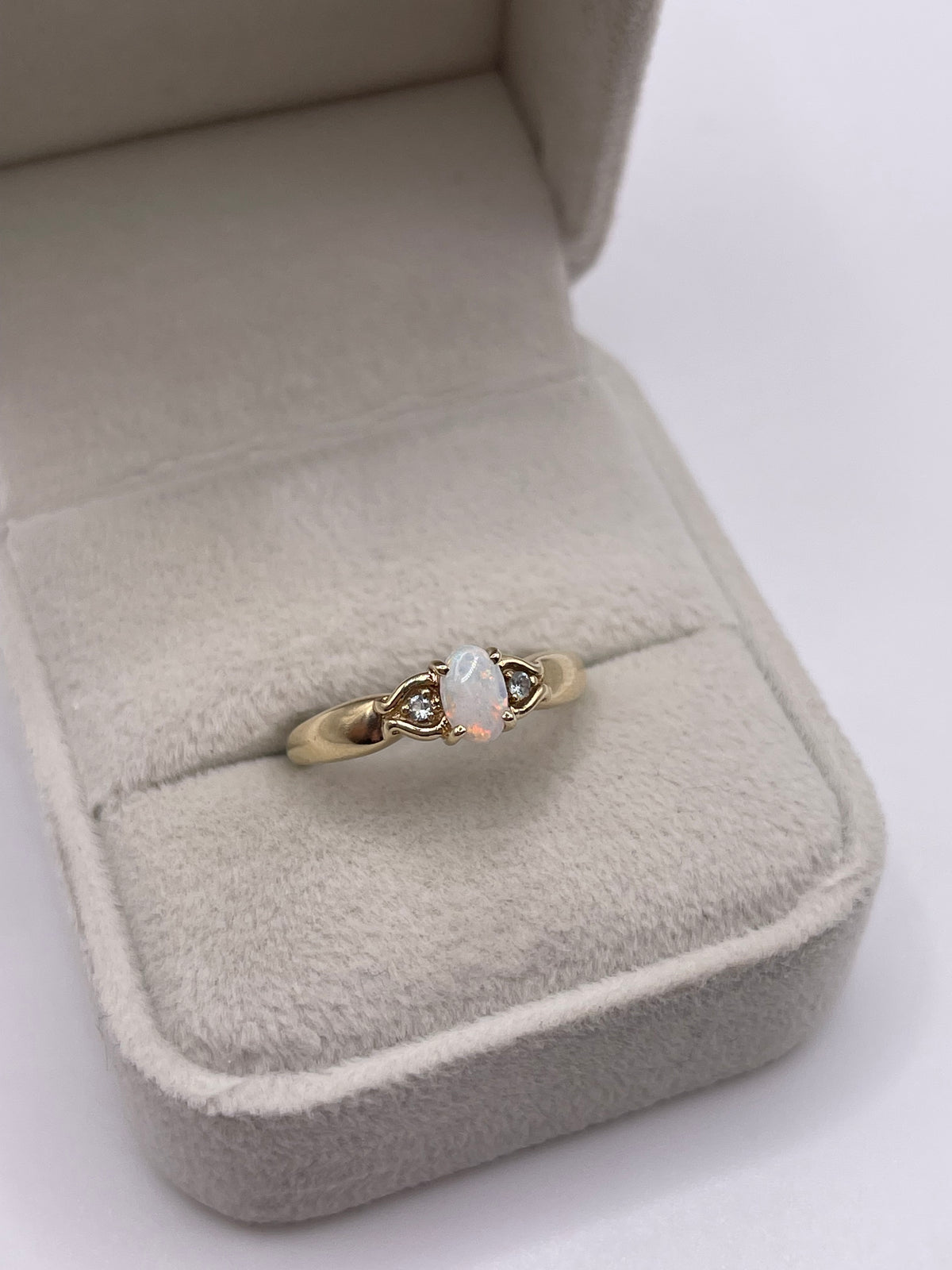 9ct gold opal and alexandrite ring