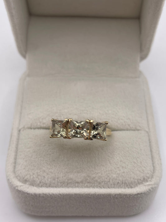 9ct gold quartz ring