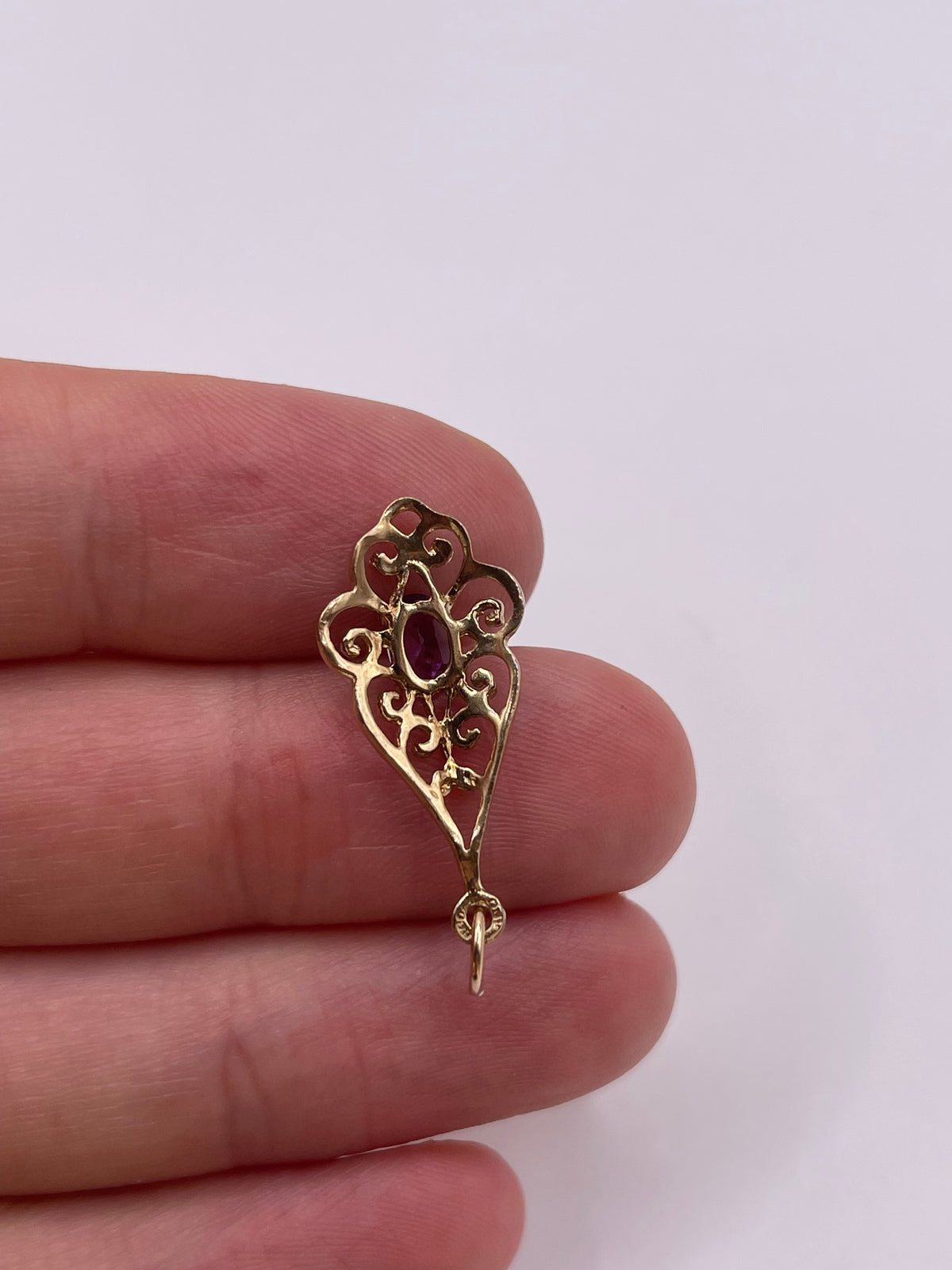 9ct gold amethyst pendant