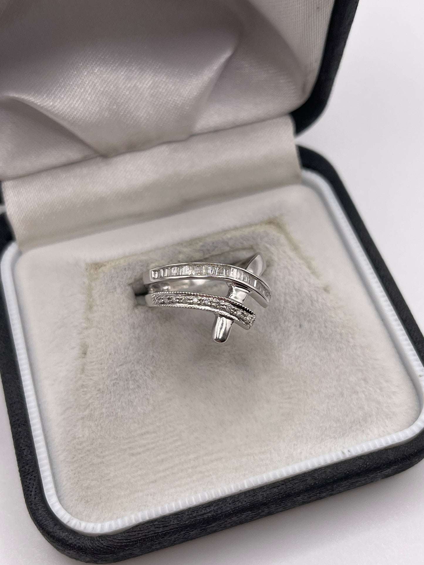 9ct white gold diamond ring