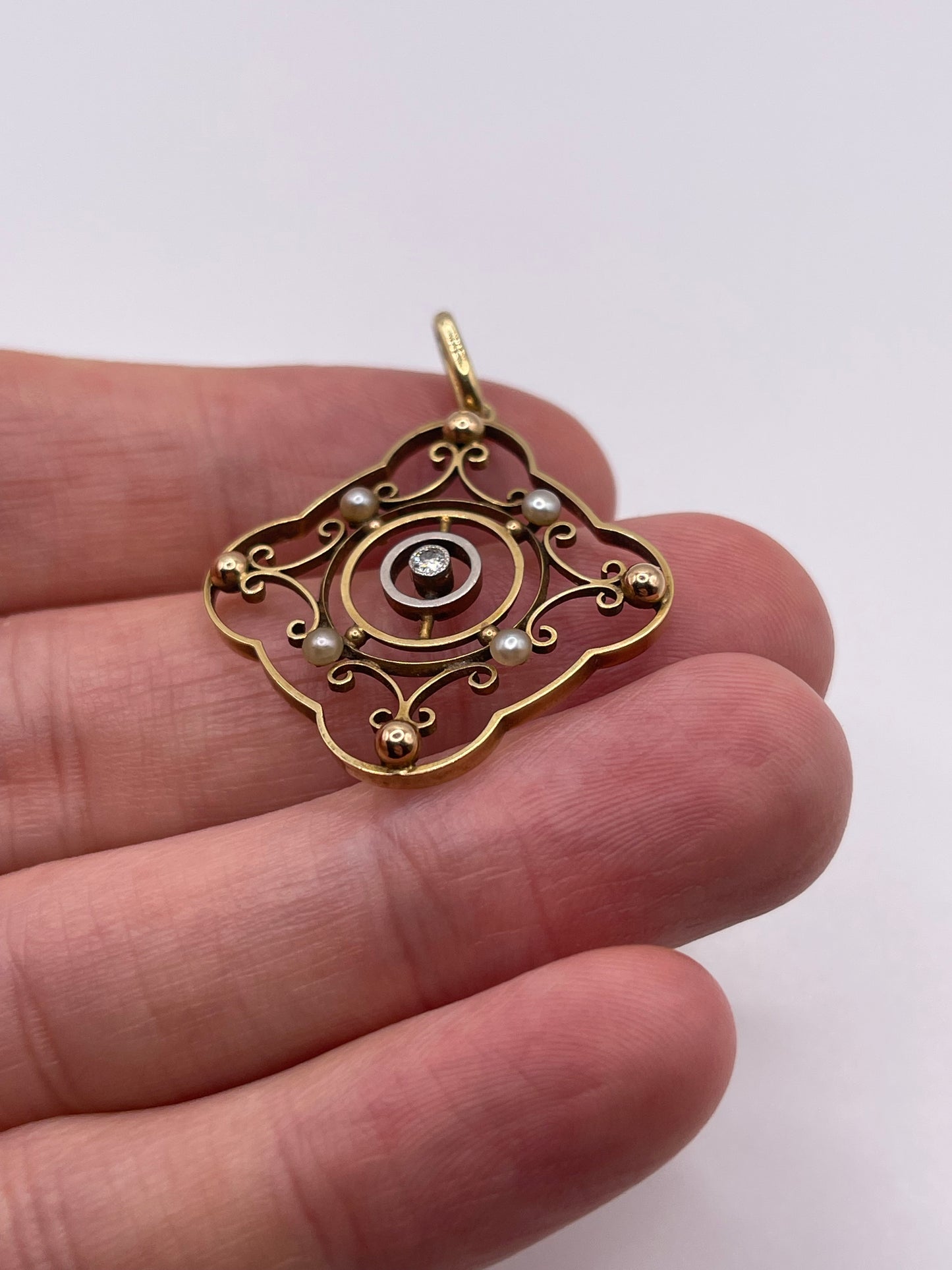 Antique 15ct gold pearl and diamond pendant