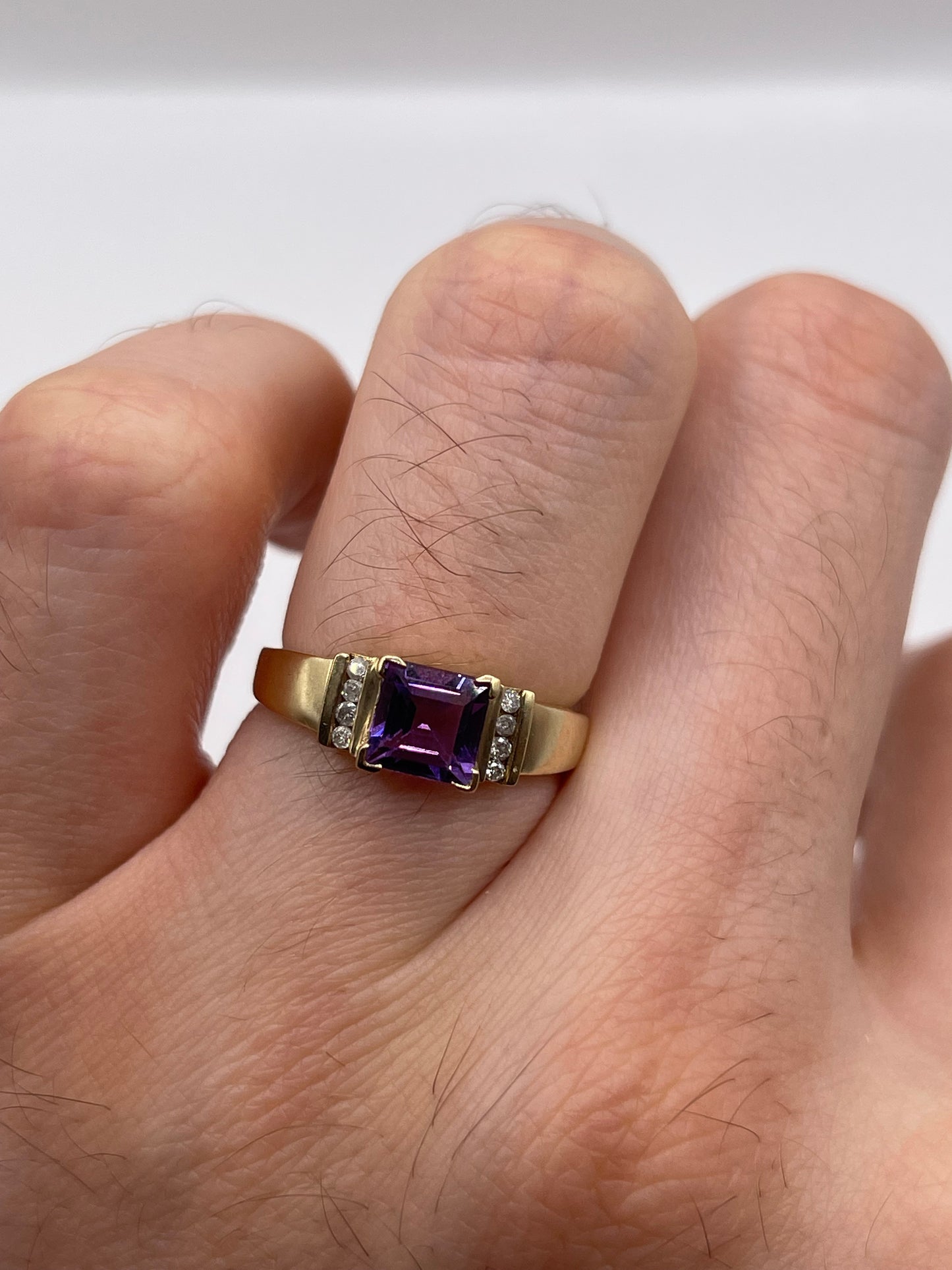 9ct gold amethyst and diamond ring