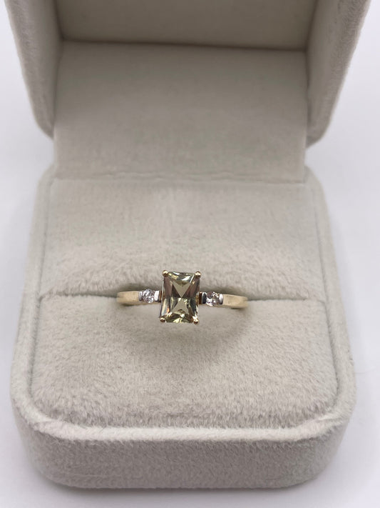 9ct gold quartz and zircon pendant