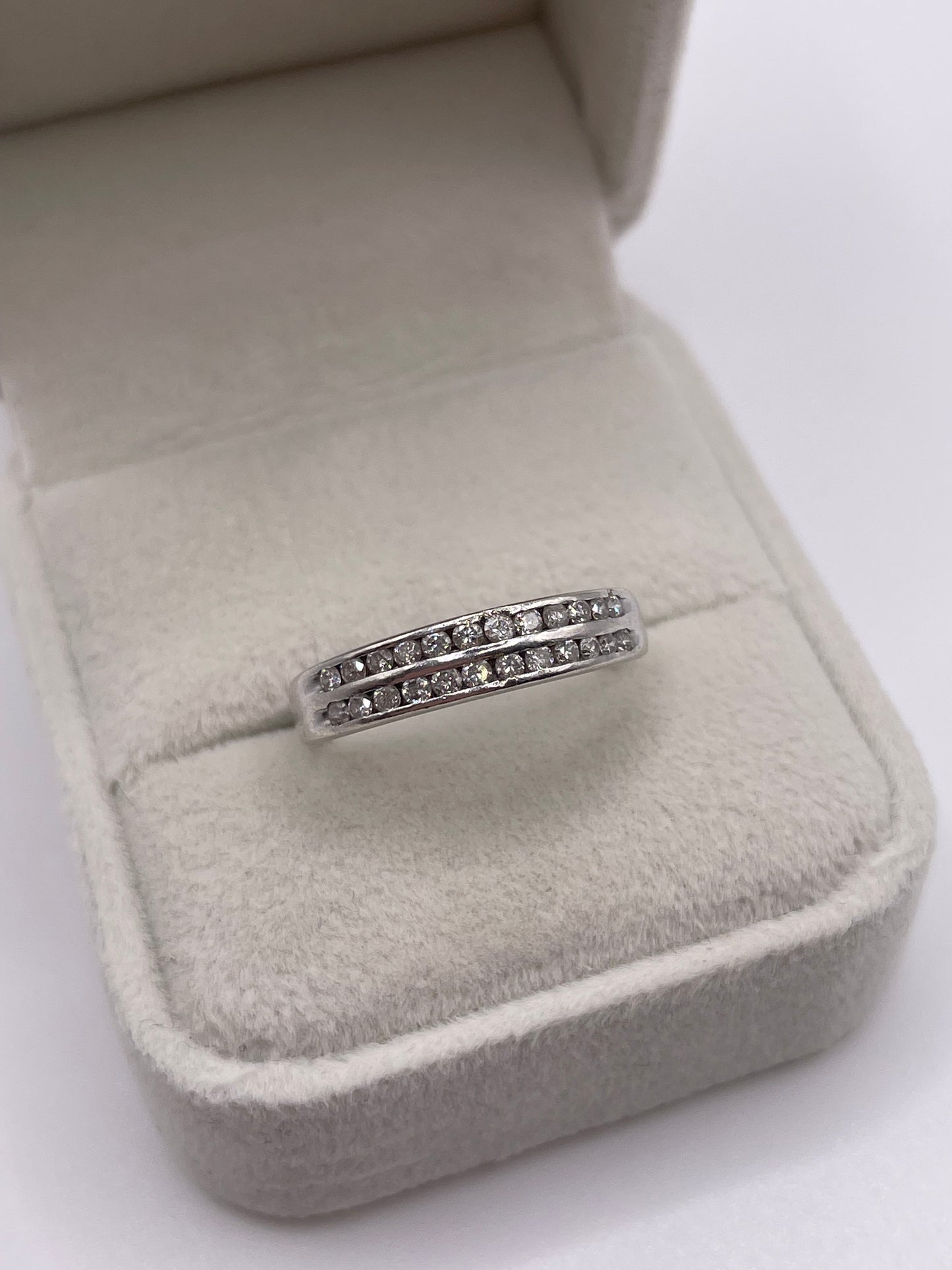 9ct white gold diamond cluster ring