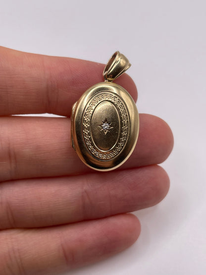 9ct gold diamond locket pendant