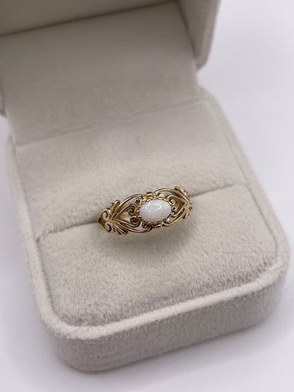 9ct gold opal ring