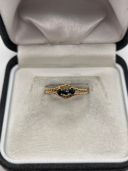 9ct gold sapphire ring