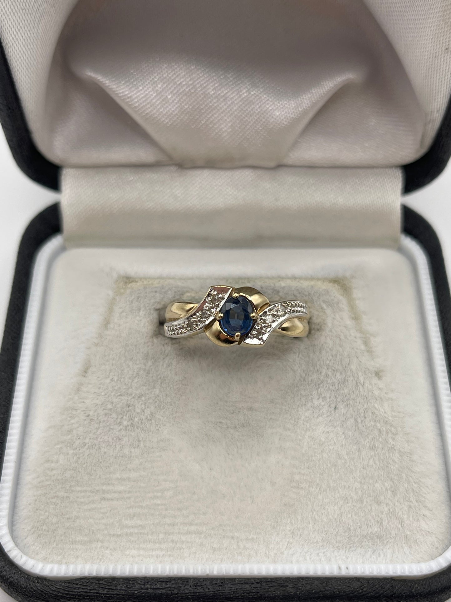 9ct gold sapphire and diamond ring