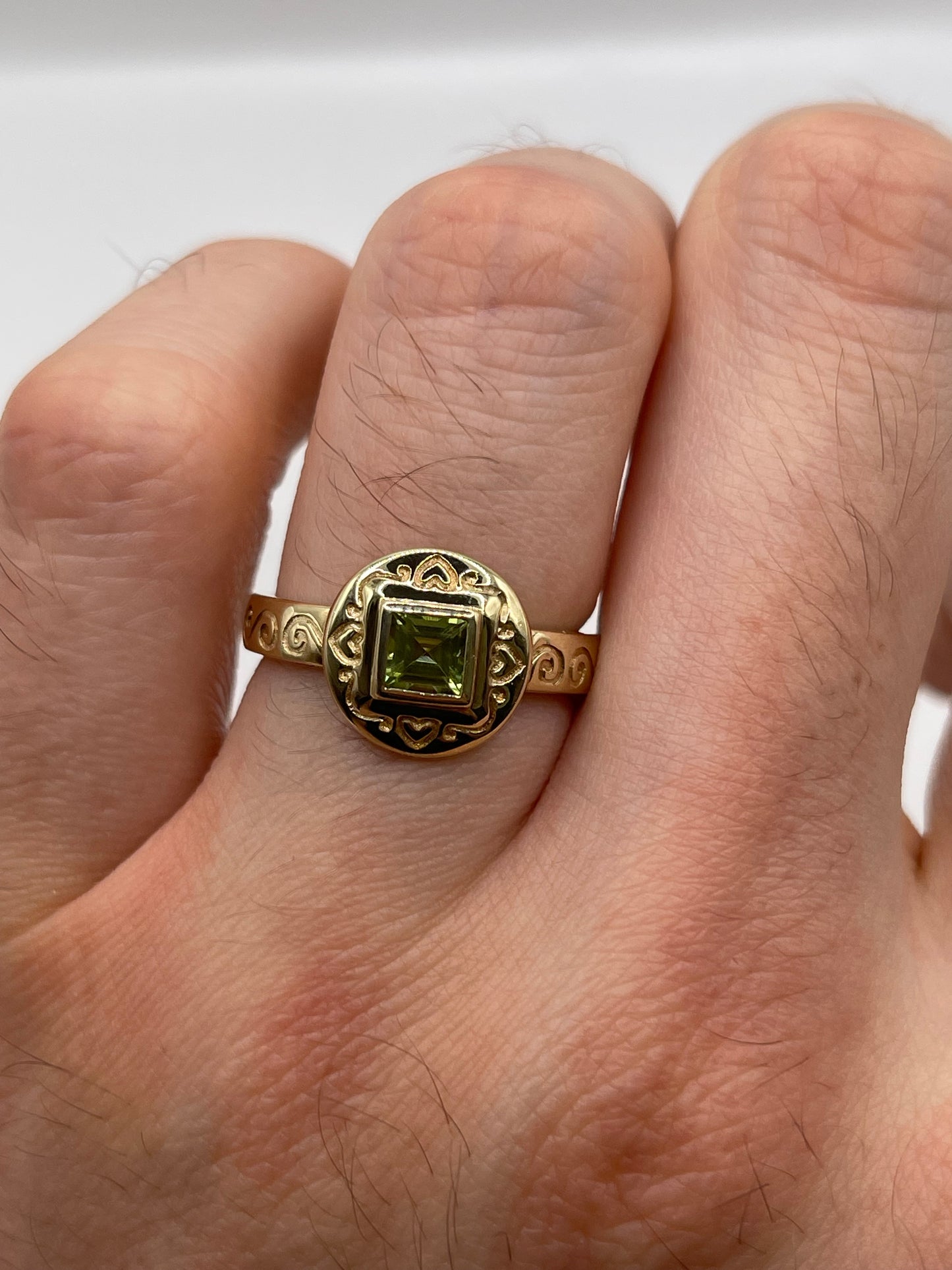 Clogau 9ct gold peridot ring