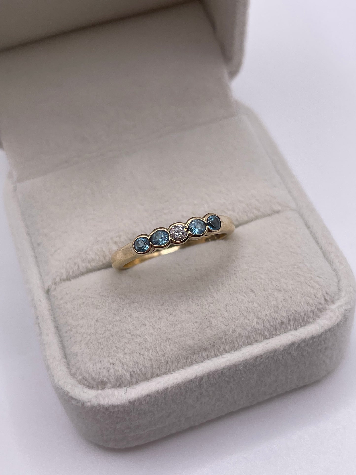 9ct gold topaz and diamond ring