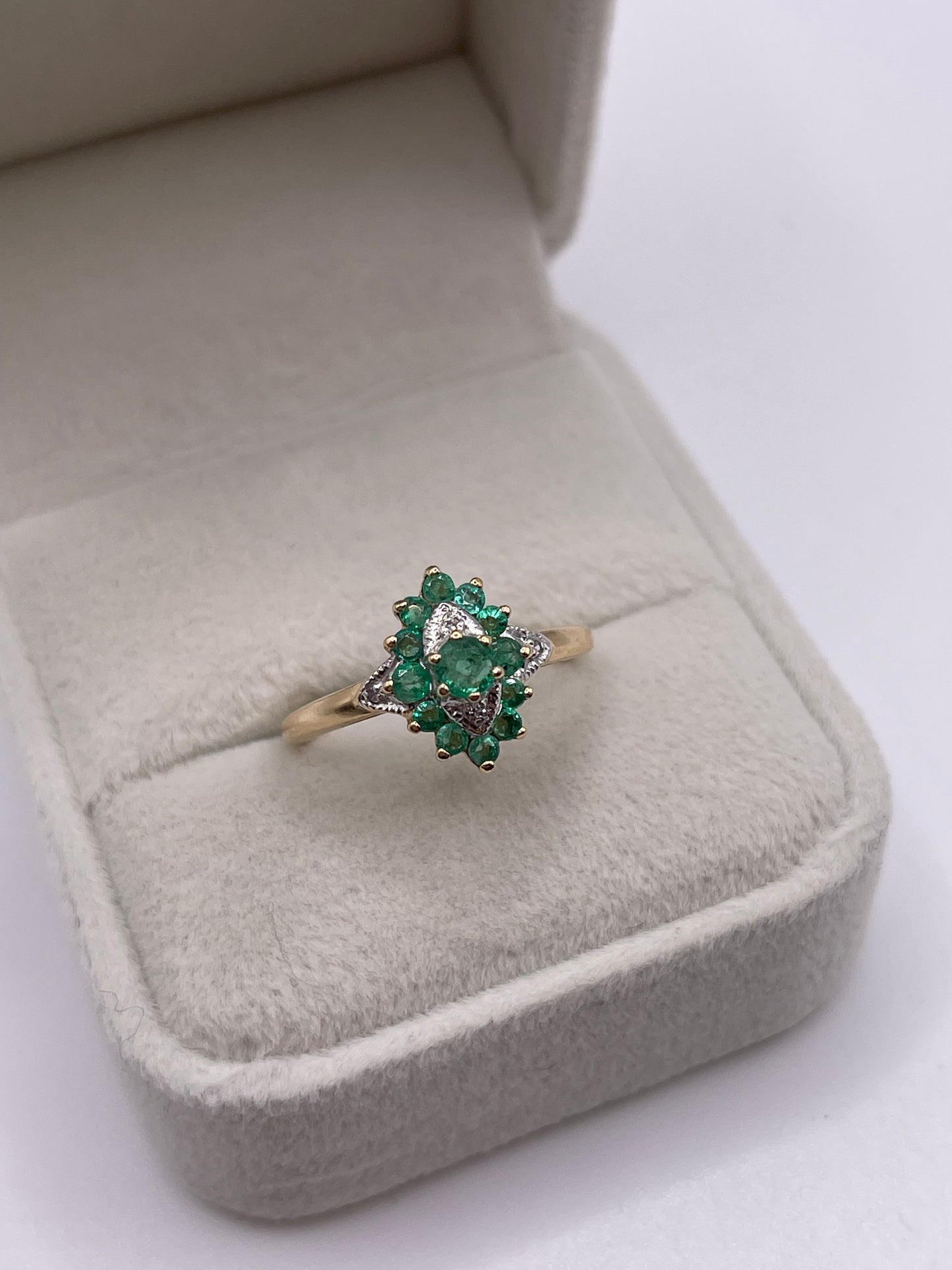 9ct gold emerald and diamond ring
